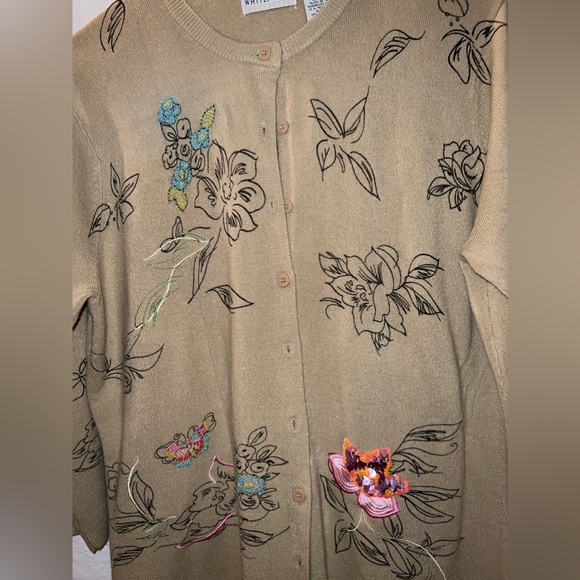 White Stag Cardigan - Picture 3 of 5